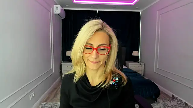 Snapshot of MuseOfStage chatting on March 17, 11:42 am MuseOfStage online show from March 17, 11:42 am