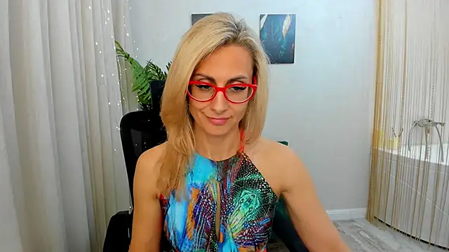 Snapshot of MuseOfStage chatting on March 19, 2:35 pm MuseOfStage online show from March 19, 2:35 pm