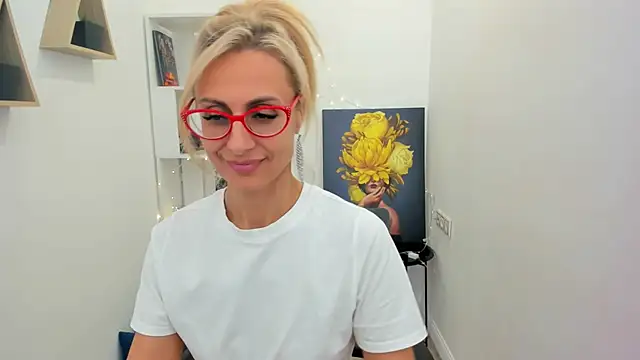 Snapshot of MuseOfStage chatting on March 20, 2:32 pm MuseOfStage online show from March 20, 2:32 pm