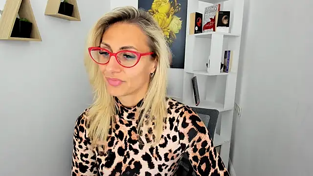 Snapshot of MuseOfStage chatting on September 10, 11:32 am MuseOfStage online show from September 10, 11:32 am