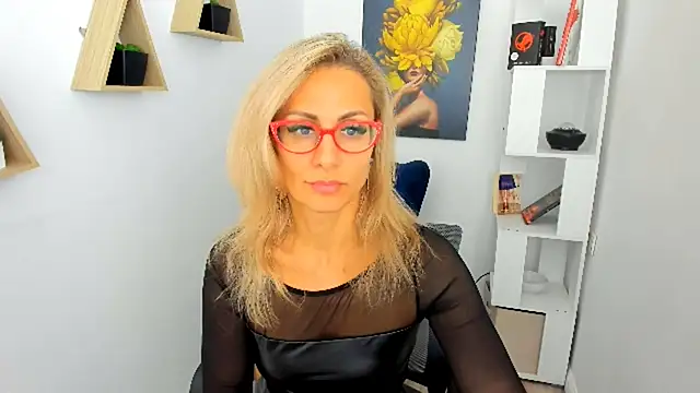 Snapshot of MuseOfStage chatting on October 6, 8:45 am MuseOfStage online show from October 6, 8:45 am