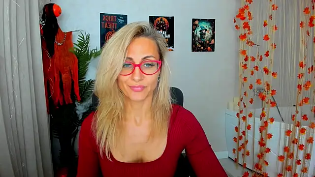 Snapshot of MuseOfStage chatting on October 23, 11:42 am MuseOfStage online show from October 23, 11:42 am