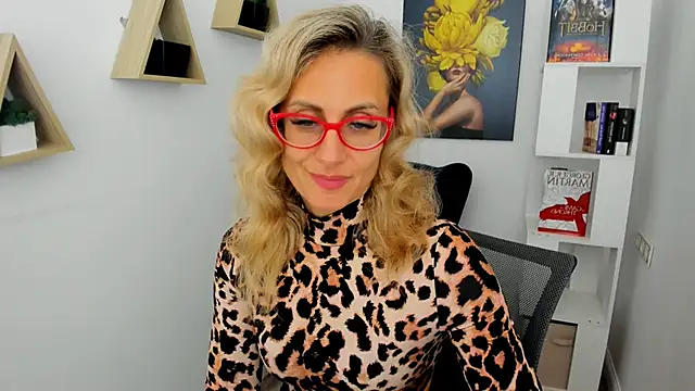 Snapshot of MuseOfStage chatting on November 9, 11:30 am MuseOfStage online show from November 9, 11:30 am