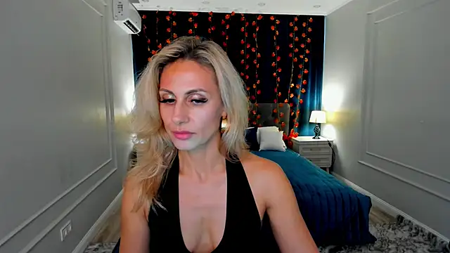 Snapshot of MuseOfStage chatting on November 11, 11:54 am MuseOfStage online show from November 11, 11:54 am