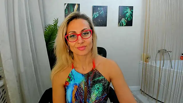 Snapshot of MuseOfStage chatting on November 21, 11:42 am MuseOfStage online show from November 21, 11:42 am