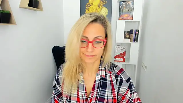 Snapshot of MuseOfStage chatting on November 23, 11:32 am MuseOfStage online show from November 23, 11:32 am