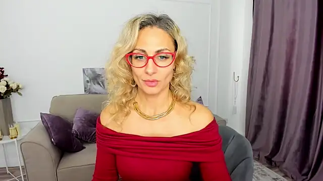 Snapshot of MuseOfStage chatting on November 26, 11:44 am MuseOfStage online show from November 26, 11:44 am