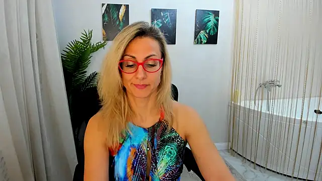 Snapshot of MuseOfStage chatting on November 30, 11:47 am MuseOfStage online show from November 30, 11:47 am