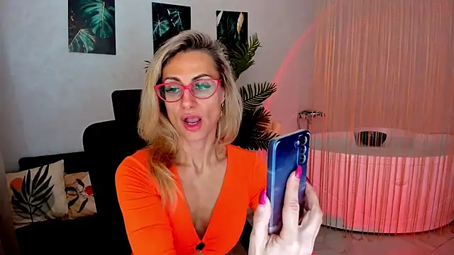 MuseOfStage online show from April 19, 11:53 am