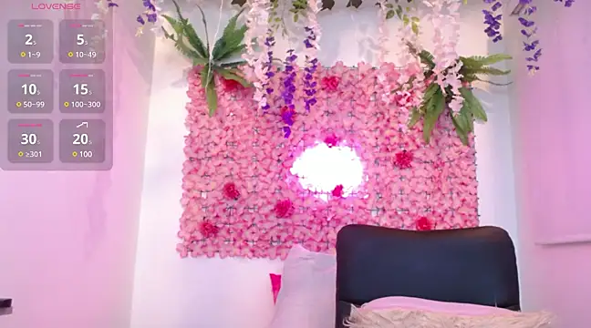 BLONDE SEXYHOT online show from February 13, 8:45 pm