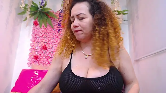 BLONDE SEXYHOT online show from April 18, 4:22 pm