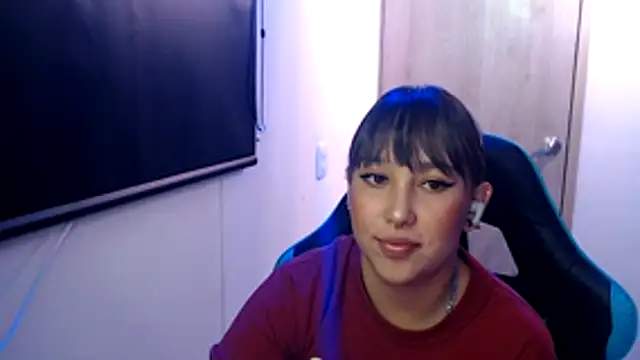 Snapshot of Skarlet_Adams28 chatting on June 6, 1:11 am Skarlet Adams28 online show from June 6, 1:11 am