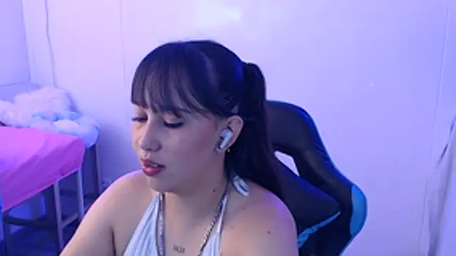 Snapshot of Skarlet_Adams28 chatting on June 10, 8:30 pm Skarlet Adams28 online show from June 10, 8:30 pm