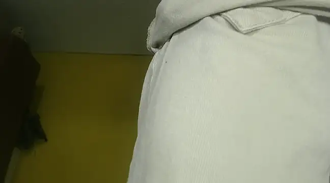 Snapshot of EmmyHorny_ chatting on February 11, 8:48 am EmmyHorny online show from February 11, 8:48 am