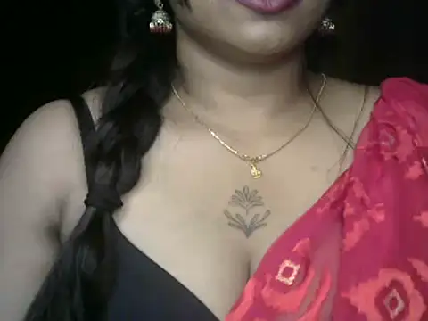 Snapshot of telugu99ramya chatting on May 4, 1:40 pm telugu99ramya online show from May 4, 1:40 pm