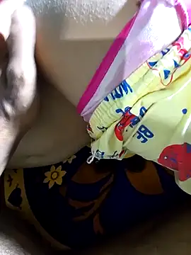 Snapshot of hotbaby_5 chatting on December 21, 2:19 am hotbaby 5 online show from December 21, 2:19 am