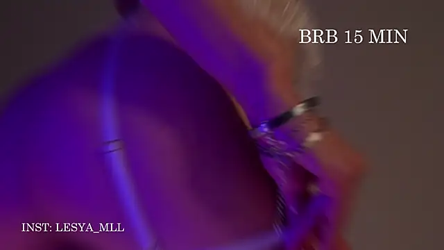 Snapshot of wowmolly chatting on February 4, 5:23 pm wowmolly online show from February 4, 5:23 pm