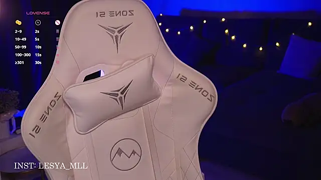 Snapshot of wowmolly chatting on March 21, 4:40 pm wowmolly online show from March 21, 4:40 pm