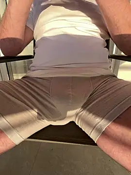 w12er online show from April 9, 4:45 pm