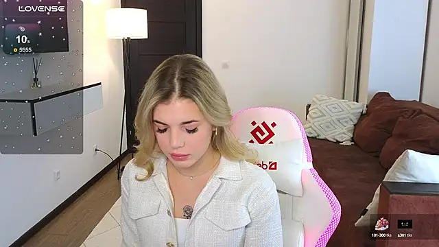 adrianawow1 online show from March 13, 9:26 pm