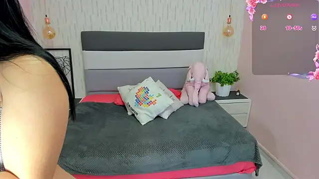 ALICESTARKK online show from March 7, 7:16 pm