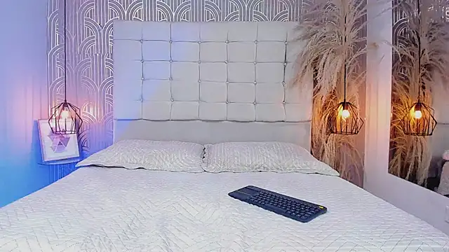 LeylaRangel online show from February 4, 4:05 am