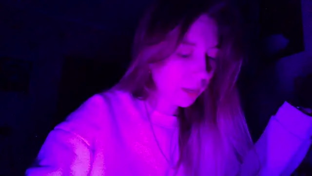 qwolll online show from March 12, 7:38 pm