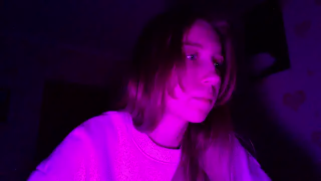 qwolll online show from March 15, 7:27 pm