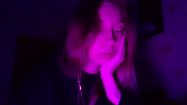 qwolll online show from March 16, 7:17 pm