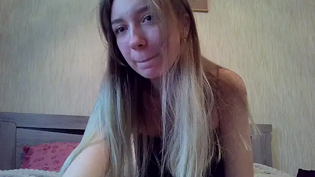 qwolll online show from March 17, 2:45 pm