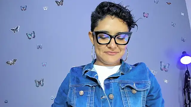 Snapshot of Kaira_mosse chatting on October 17, 11:13 am Kaira mosse online show from October 17, 11:13 am