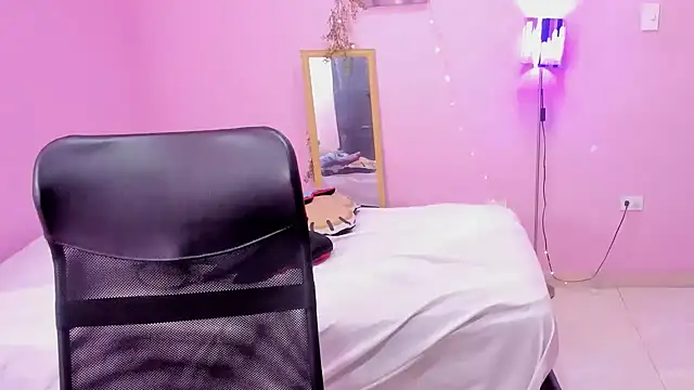 TEE DIRTY SQUIRT online show from March 1, 11:50 am