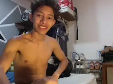 Snapshot of ferchitibellako chatting on December 16, 5:17 am ferchitibellako online show from December 16, 5:17 am