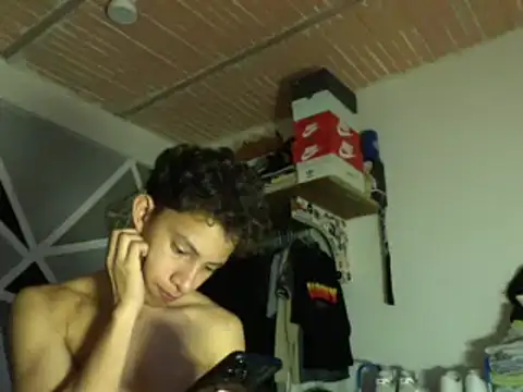 Snapshot of ferchitibellako chatting on November 5, 4:12 am ferchitibellako online show from November 5, 4:12 am