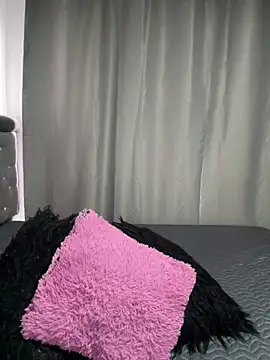 Melanyprada online show from March 8, 2:10 pm