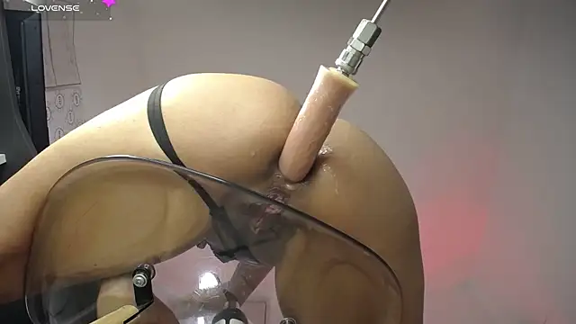 Snapshot of lily_riod chatting on October 3, 5:37 am lily riod online show from October 3, 5:37 am