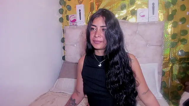 Snapshot of cristalconnorr chatting on May 18, 3:51 pm cristalconnorr online show from May 18, 3:51 pm