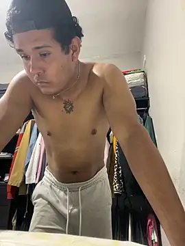 Snapshot of Brencuz chatting on September 22, 2:57 am Brencuz online show from September 22, 2:57 am