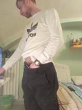 Davlupweed93 online show from April 2, 9:40 am