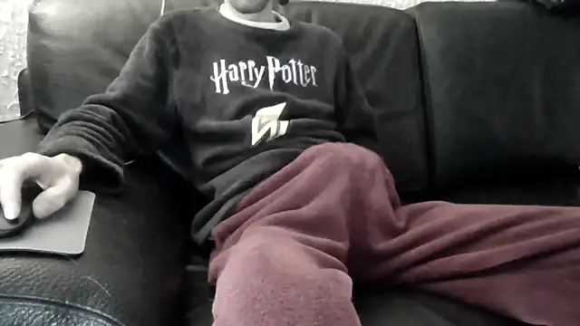 Snapshot of passif520 chatting on November 12, 9:10 am passif520 online show from November 12, 9:10 am