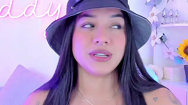 MaddyParisi online show from January 19, 5:48 am