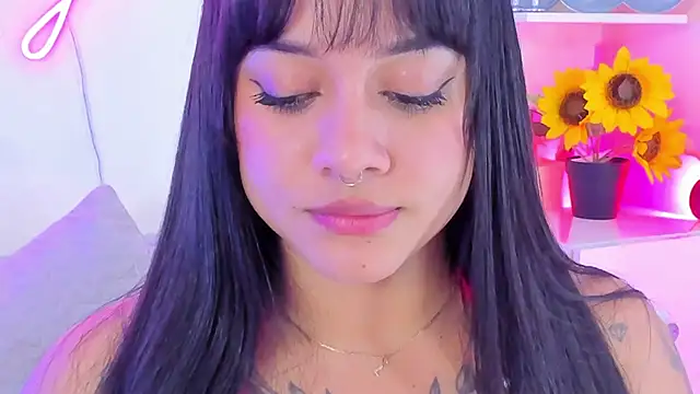 MaddyParisi online show from March 5, 4:13 am