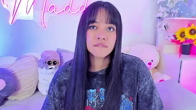 MaddyParisi online show from March 11, 8:09 am