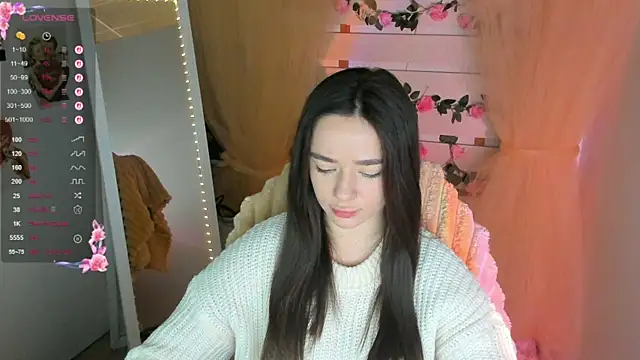 Snapshot of Bella_XO chatting on April 27, 7:50 am Bella XO online show from April 27, 7:50 am
