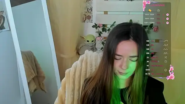 Snapshot of Bella_XO chatting on June 17, 7:00 am Bella XO online show from June 17, 7:00 am