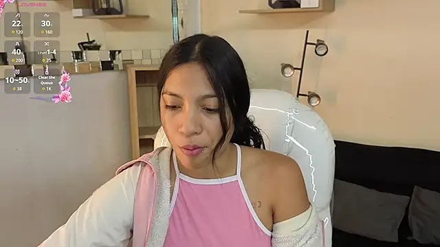 Snapshot of Saray_reyes chatting on November 21, 11:53 am Saray reyes online show from November 21, 11:53 am