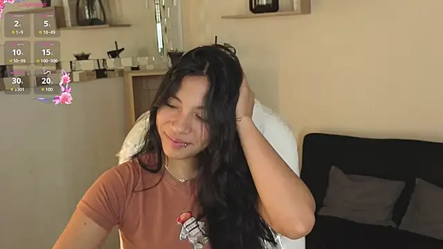 Snapshot of Saray_reyes chatting on December 1, 11:48 am Saray reyes online show from December 1, 11:48 am