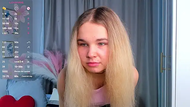 OdetteHarwick online show from October 22, 8:03 am