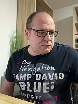 coupleLatinaLovers online show from December 19, 5:29 am