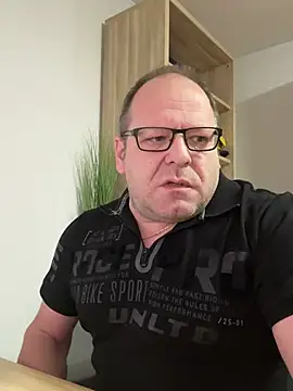 coupleLatinaLovers online show from December 20, 5:47 am